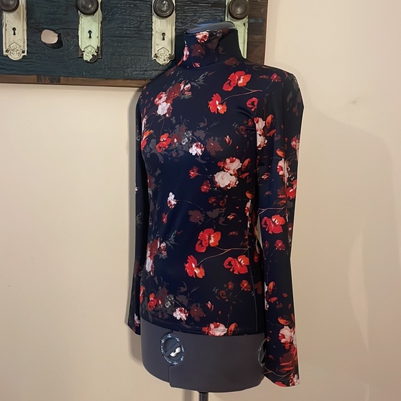 Wilfred Floral Long Sleeved Turtleneck Top Size Small - Picture 4 of 15